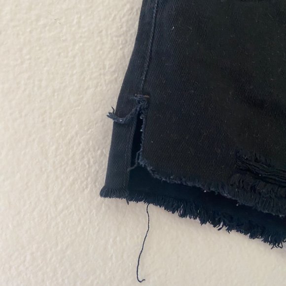 Free People Women's Black Denim Shorts Sz 24 - Picture 4 of 6